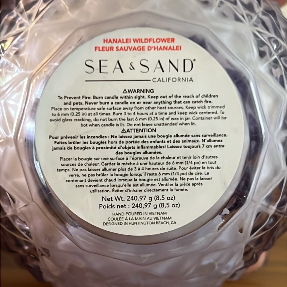 SEA & SAND candle in EXCELLENT LIKE-NEW CONDITION!! Hanalei Wildflower scent. - Picture 5 of 11